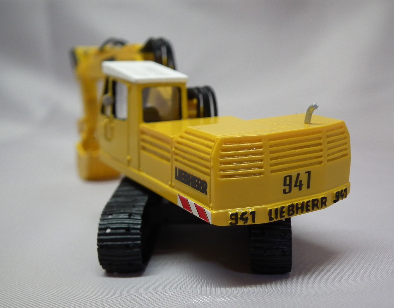 1/87 Excavator Liebherr 941 - Handbuilt Resin Model - Image 8