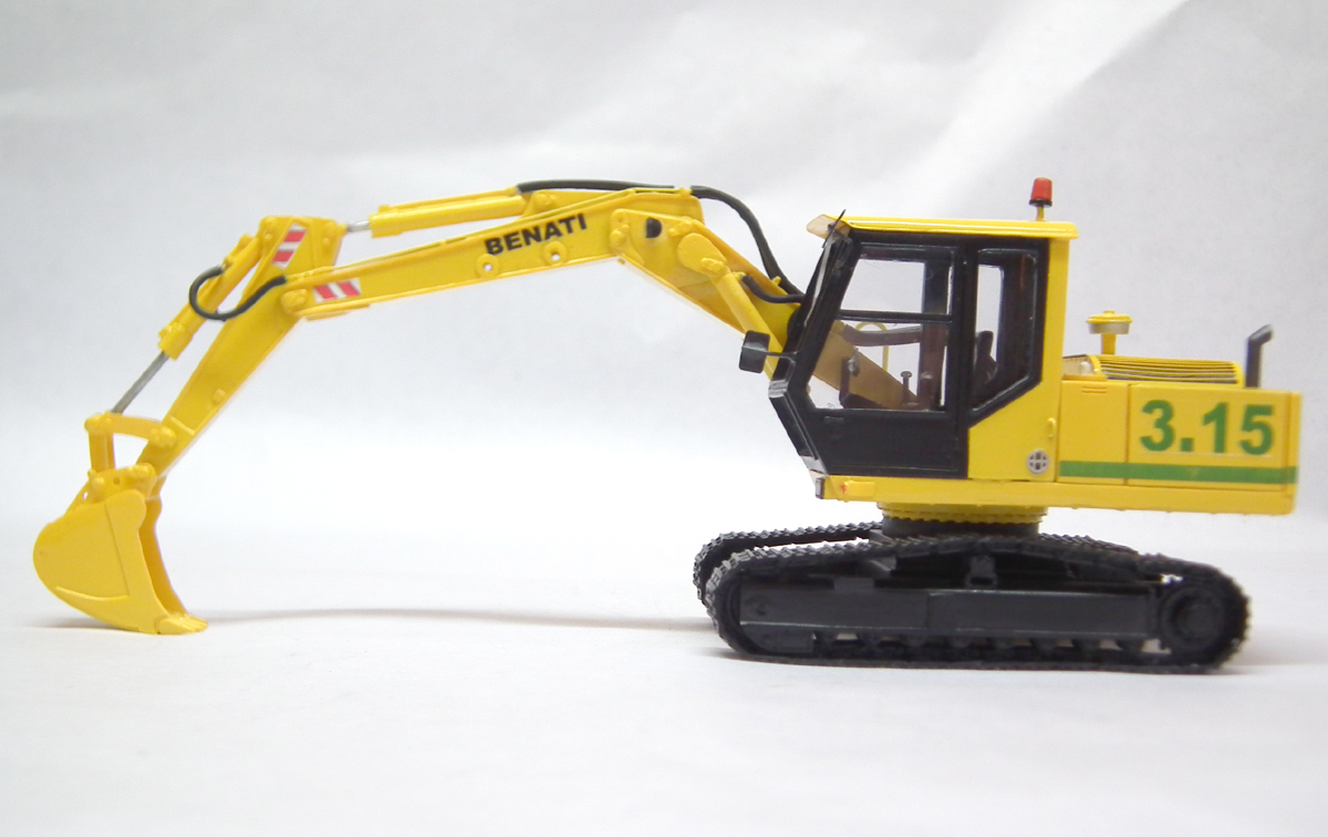 1/50 Excavator Benati 3.15 Tracks - Handmade Resin Model - Image 3