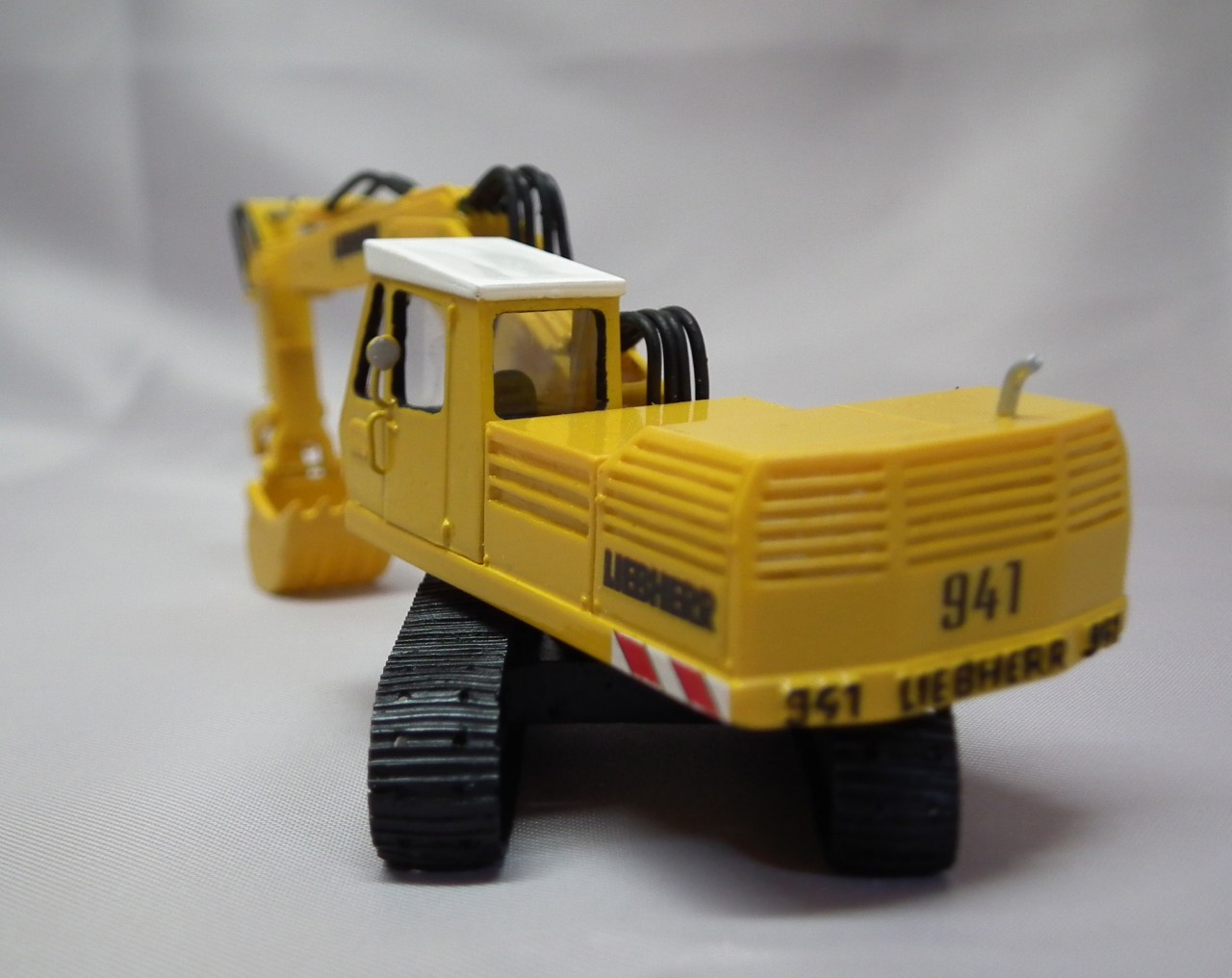 1/87 Excavator Liebherr 941 - Handbuilt Resin Model - Image 9