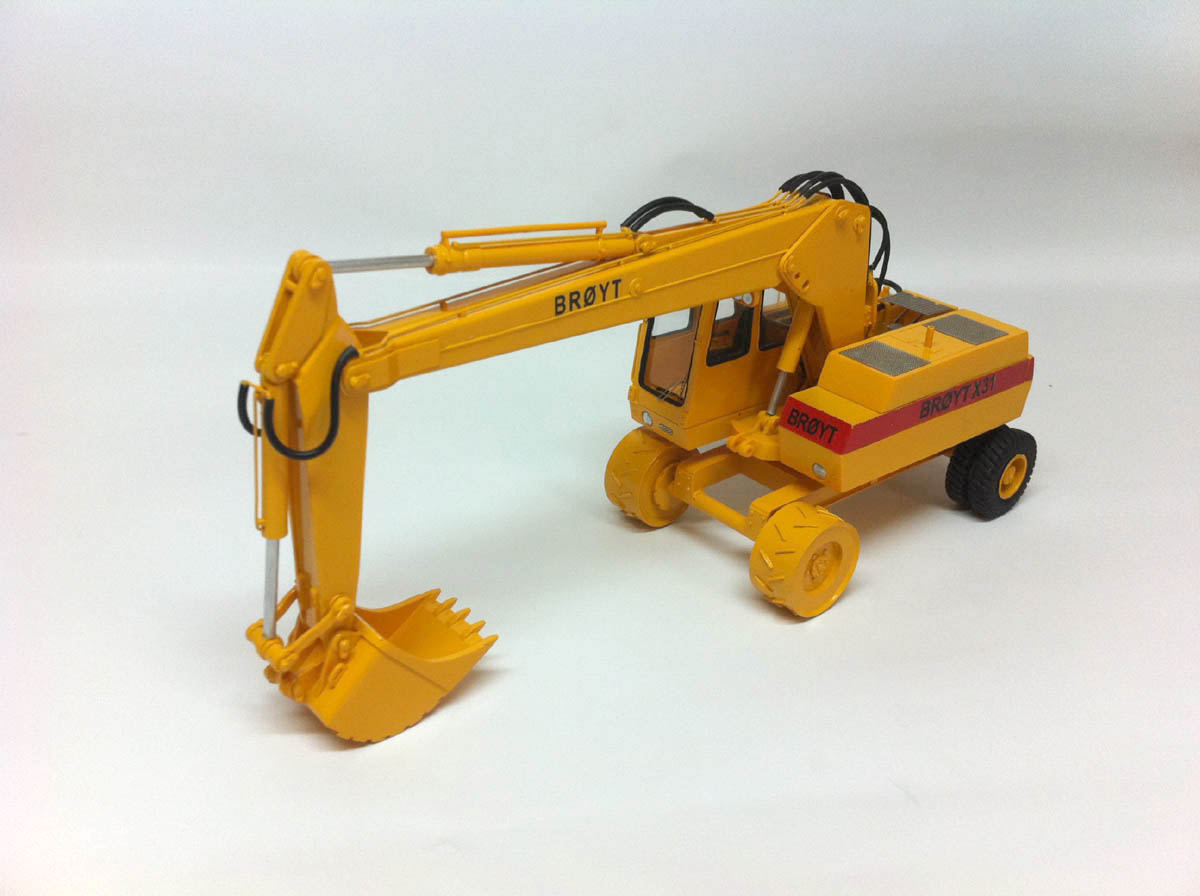 1/50 Excavator Broyt X31 wheels version - Built - Image 5