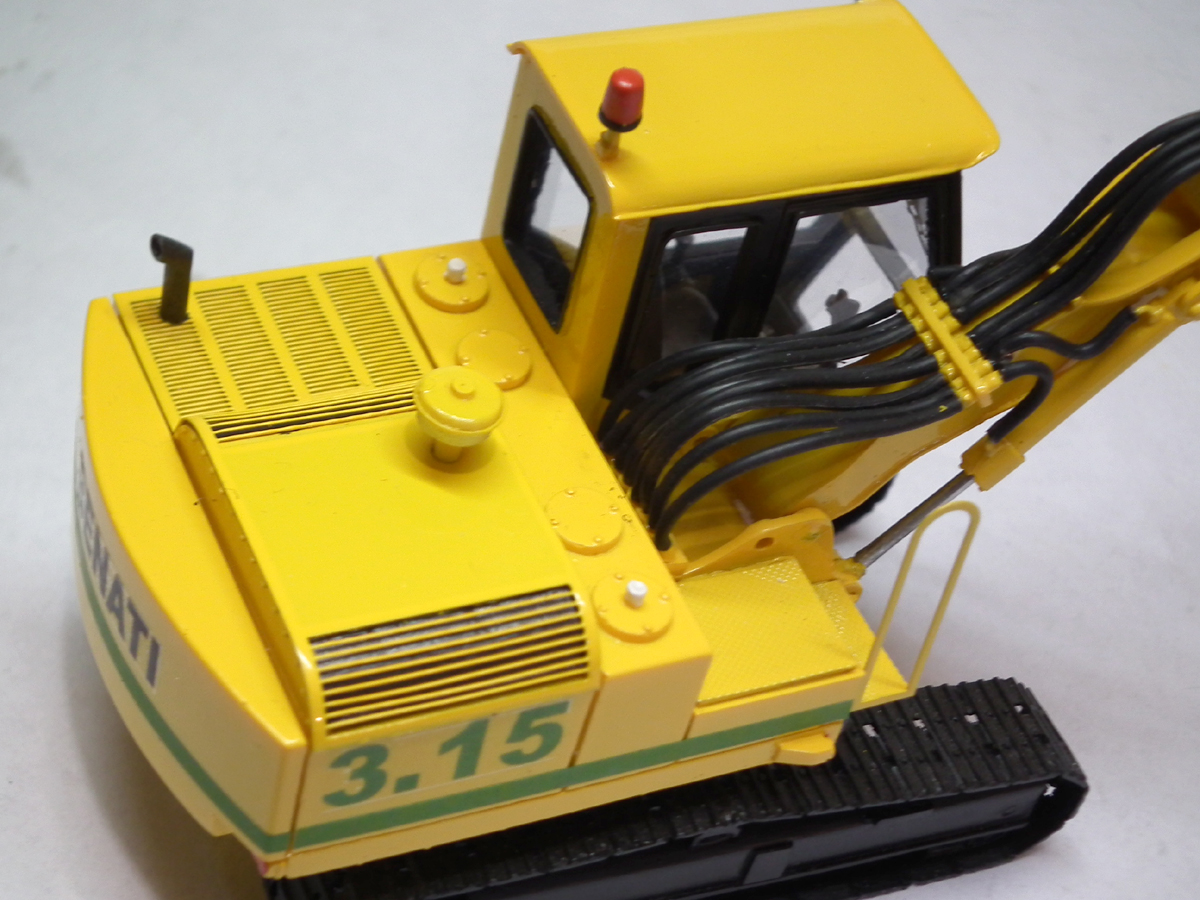 1/50 Excavator Benati 3.15 Tracks - Handmade Resin Model - Image 4