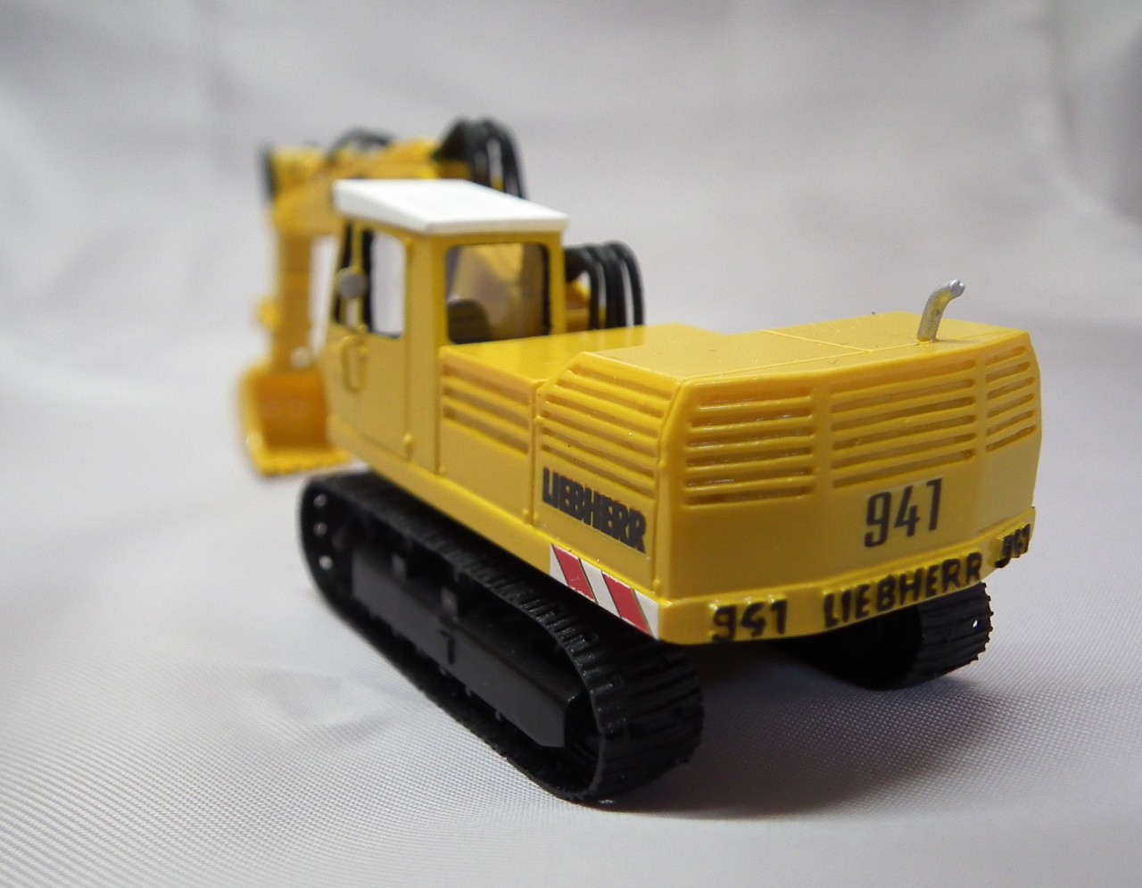 1/87 Excavator Liebherr 941 - Handbuilt Resin Model - Image 11