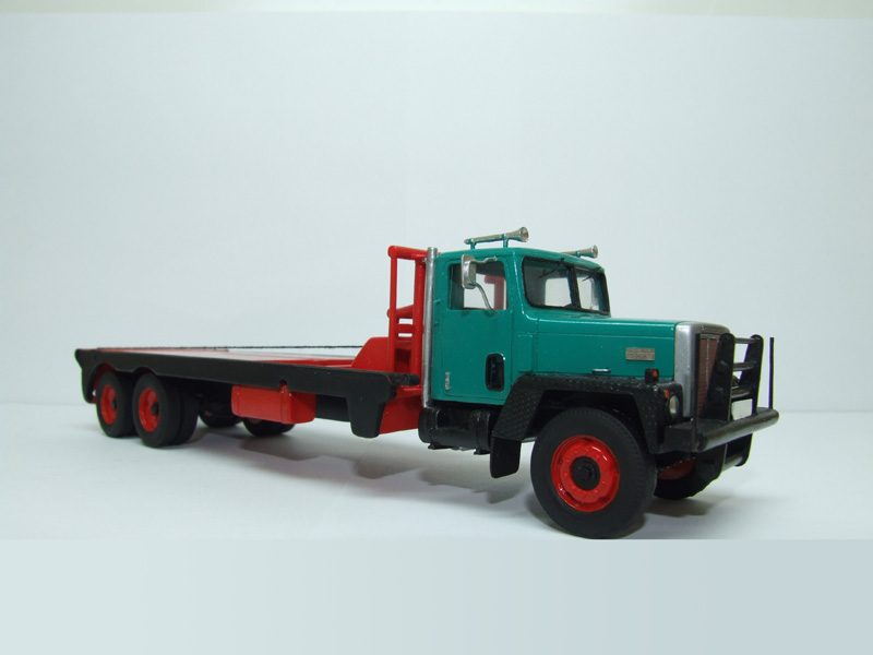 1/50 International Paystar 5000 Flatbed-BUILT - Image 5