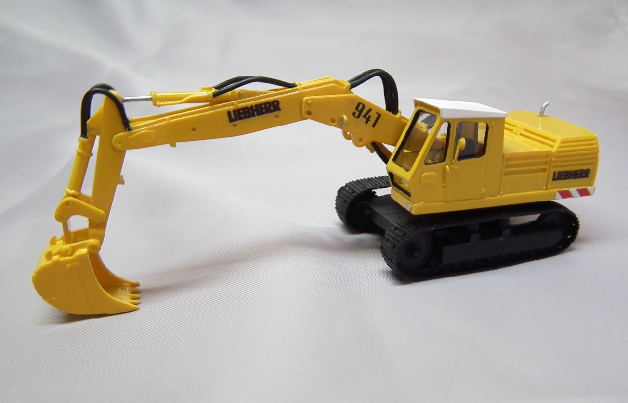 1/87 Excavator Liebherr 941 - Handbuilt Resin Model - Image 12