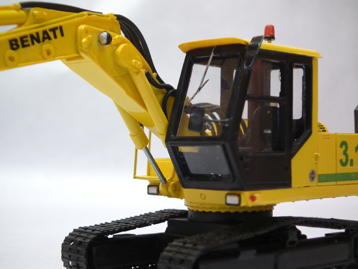 1/50 Excavator Benati 3.15 Tracks - Handmade Resin Model - Image 6
