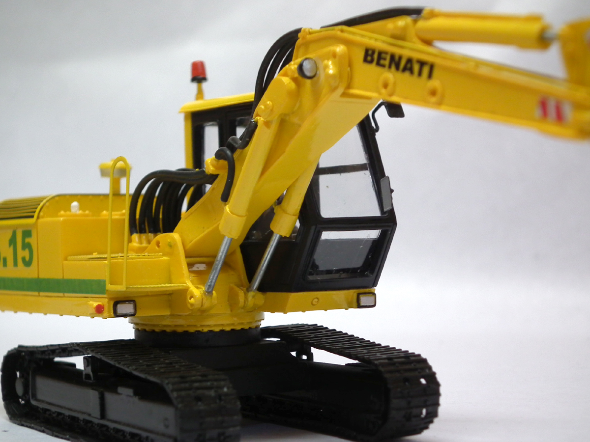 1/50 Excavator Benati 3.15 Tracks - Handmade Resin Model - Image 7