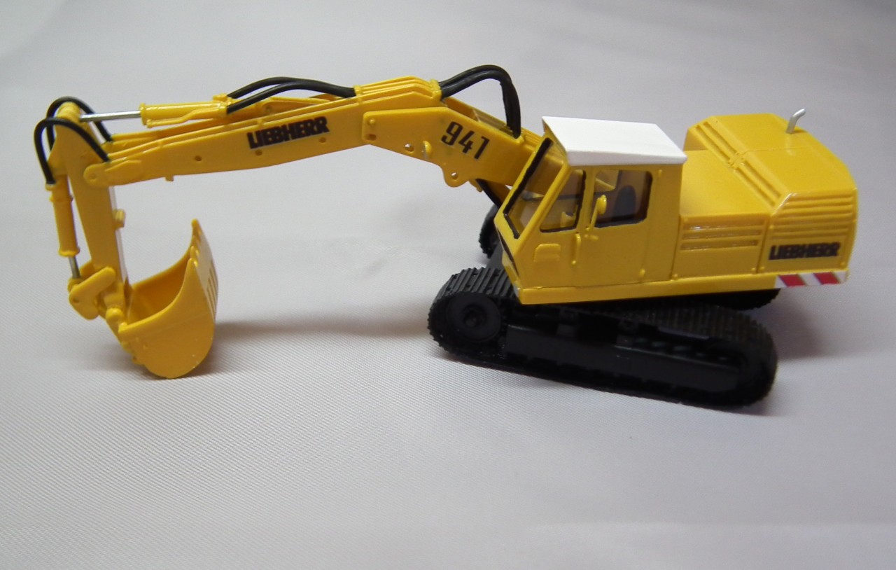 1/87 Excavator Liebherr 941 - Handbuilt Resin Model - Image 2