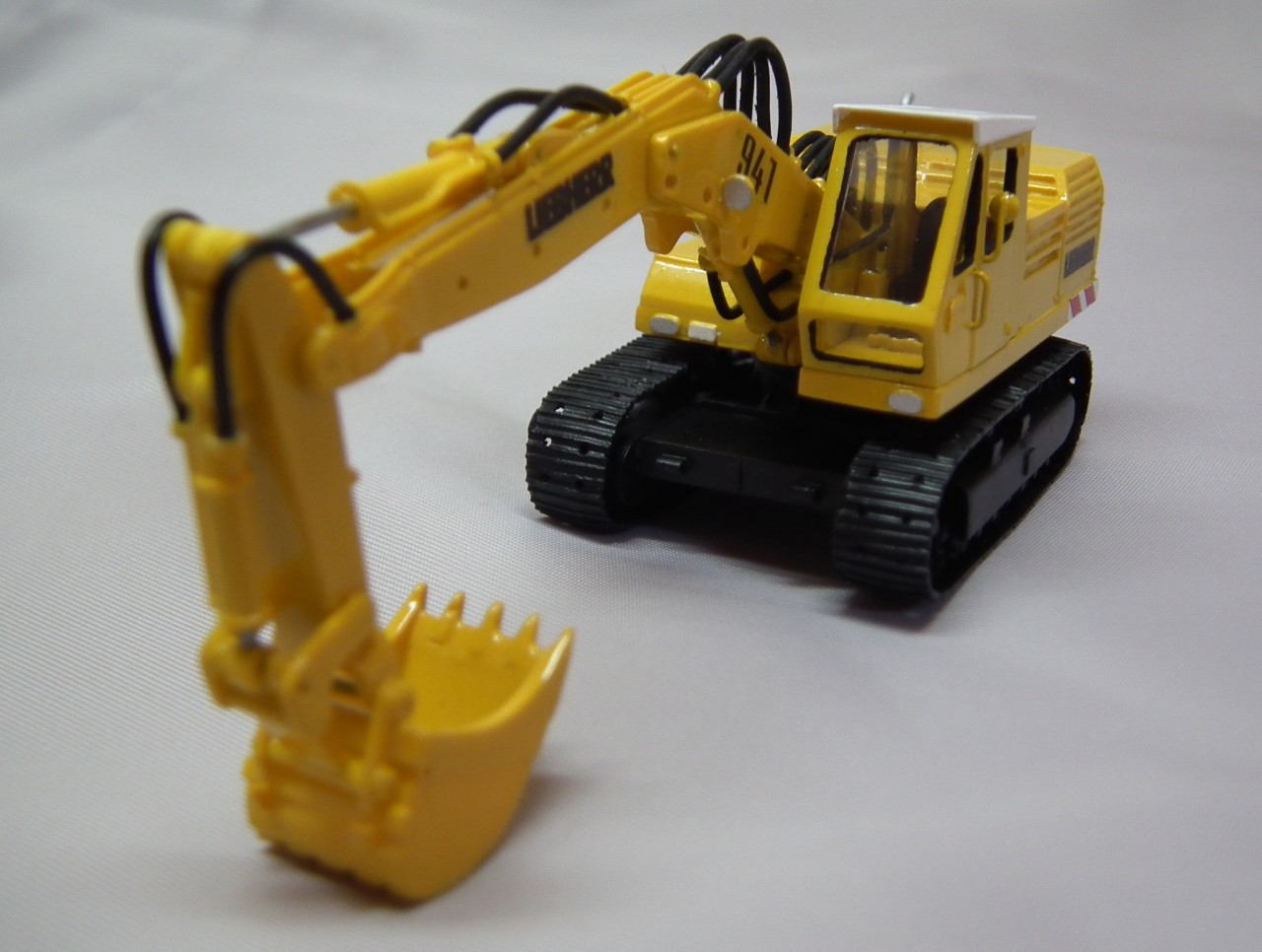 1/87 Excavator Liebherr 941 - Handbuilt Resin Model - Image 5