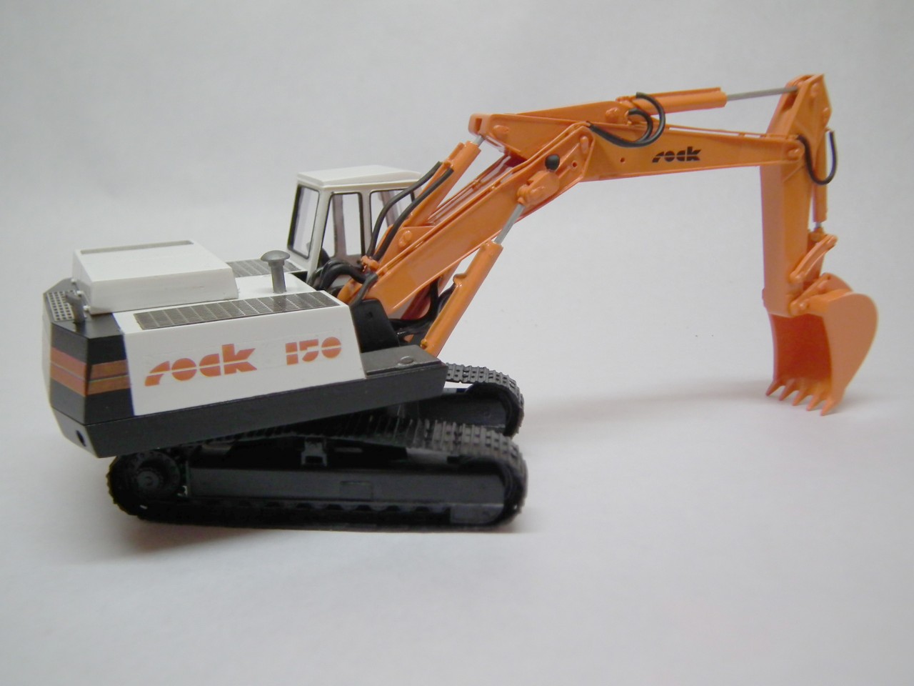 1/50 Excavator ROCK 150 - Handmade Resin Model 1/50 Excavator ROCK 150 - Handmade Resin Model - Image 5