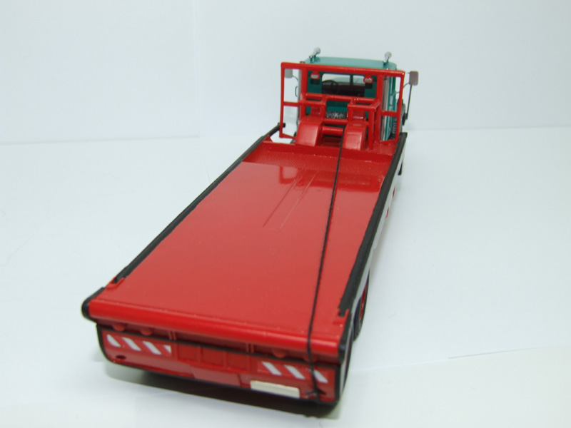 1/50 International Paystar 5000 Flatbed-BUILT - Image 2