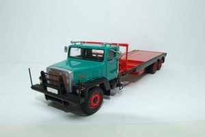 1/50 International Paystar 5000 Flatbed-BUILT