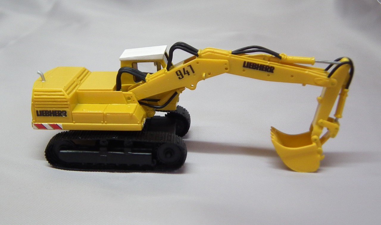1/87 Excavator Liebherr 941 - Handbuilt Resin Model - Image 7