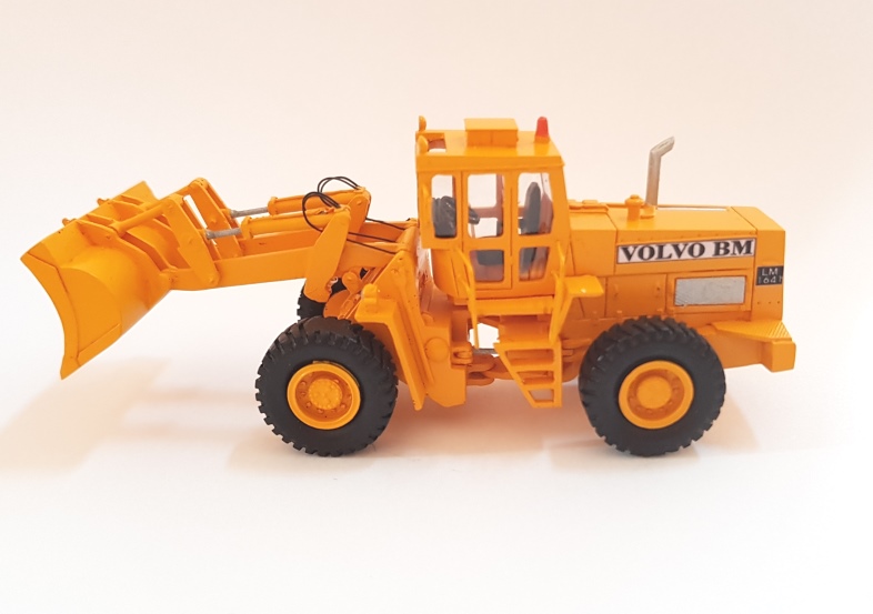 1/87 Volvo BM 1641 Loader - Ready Made Resin Model - Image 5