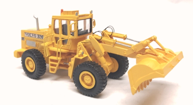 1/87 Volvo BM 1641 Loader - Ready Made Resin Model - Image 3
