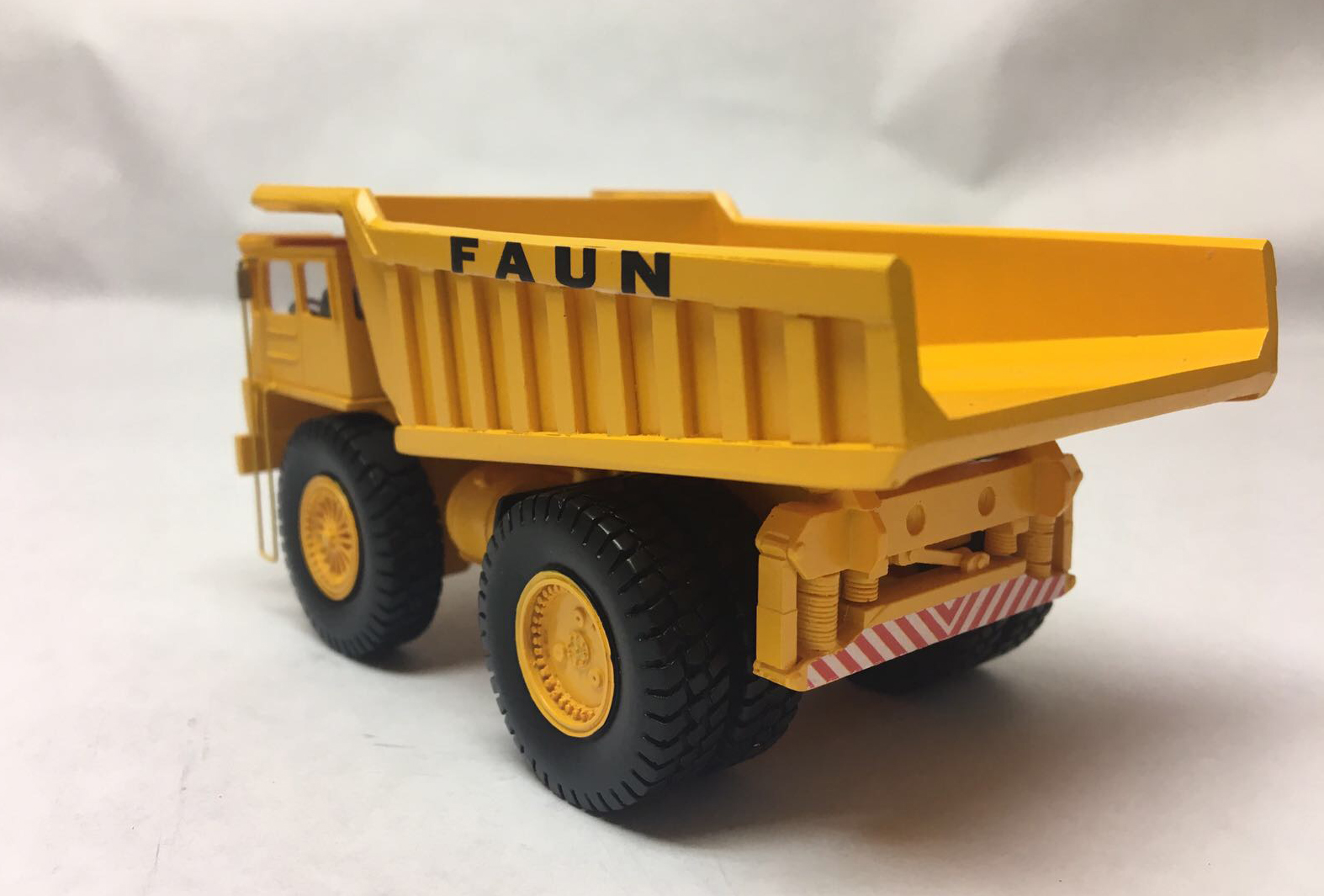 1/87 Faun K80/W 4x2 Dump Truck - Ready Made Resin Model - Image 6
