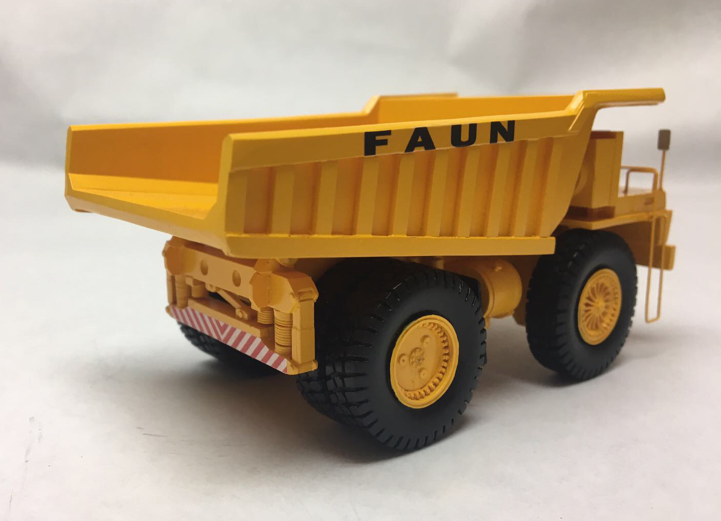 1/87 Faun K80/W 4x2 Dump Truck - Ready Made Resin Model - Image 5