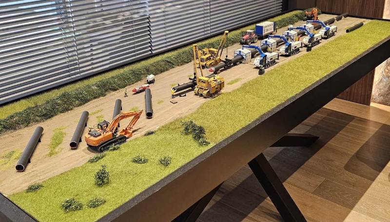 1/50 Scale  GasPipe Diorama